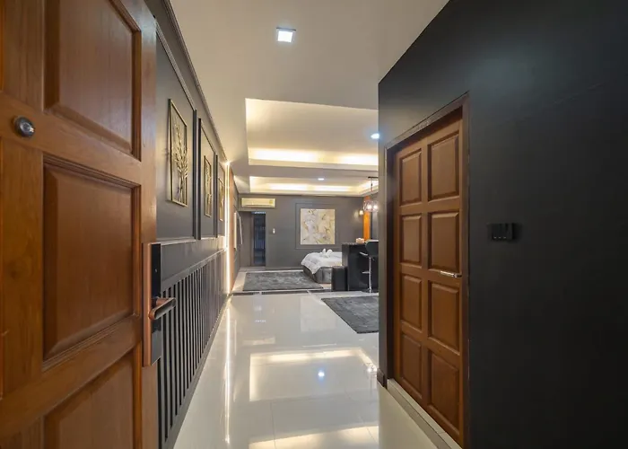 Delta 9 Phrakanong Hotel Bangkok
